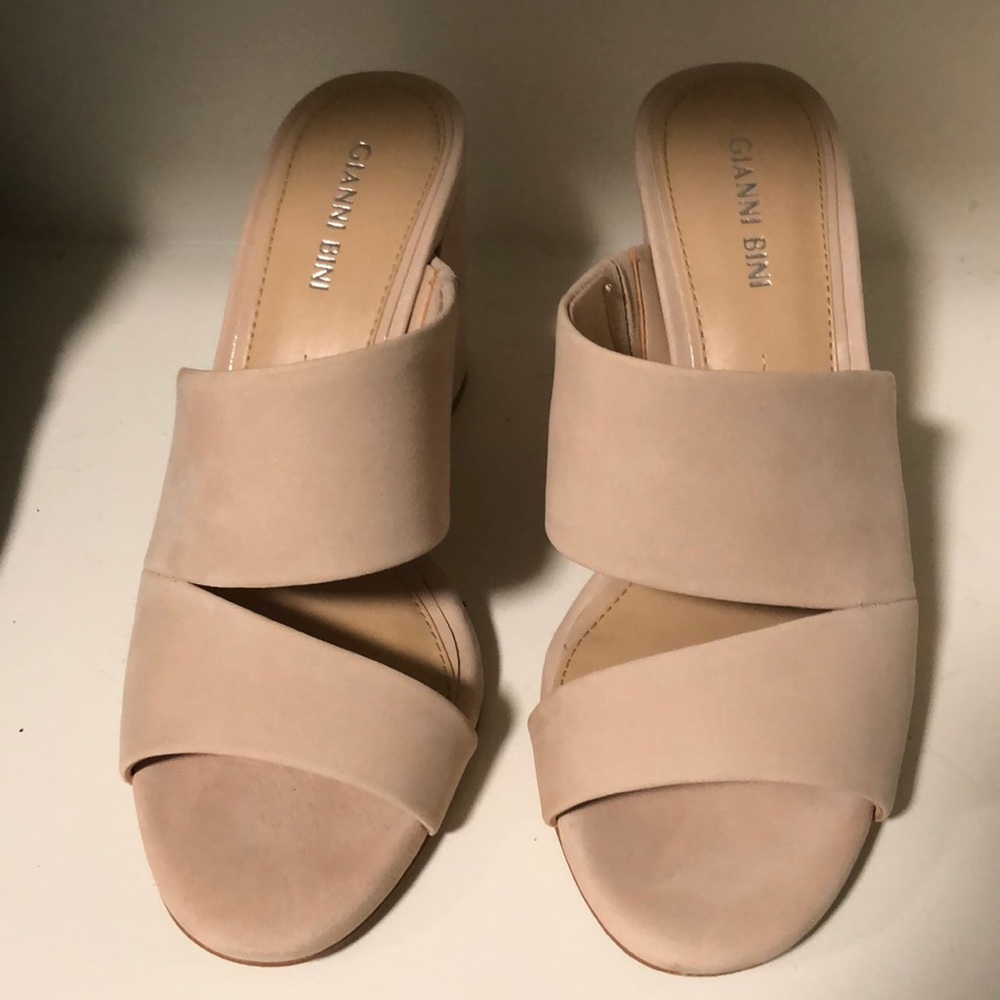 Gianni Bini dress sandals